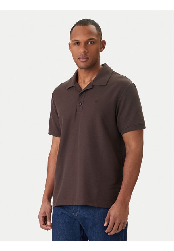 Calvin Klein Jeans Polo Easy Micro Waffle LV04RF205G Brązowy Regular Fit. Typ kołnierza: polo. Kolor: brązowy. Materiał: bawełna