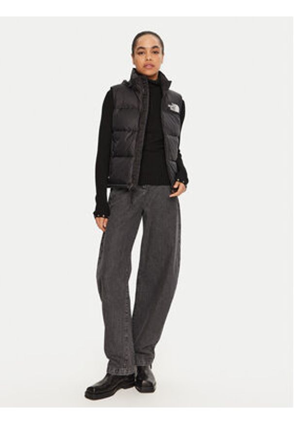 The North Face Bezrękawnik 1996 Retro Nuptse NF0A3XEP Czarny Regular Fit. Kolor: czarny. Materiał: syntetyk. Długość rękawa: bez rękawów. Styl: retro