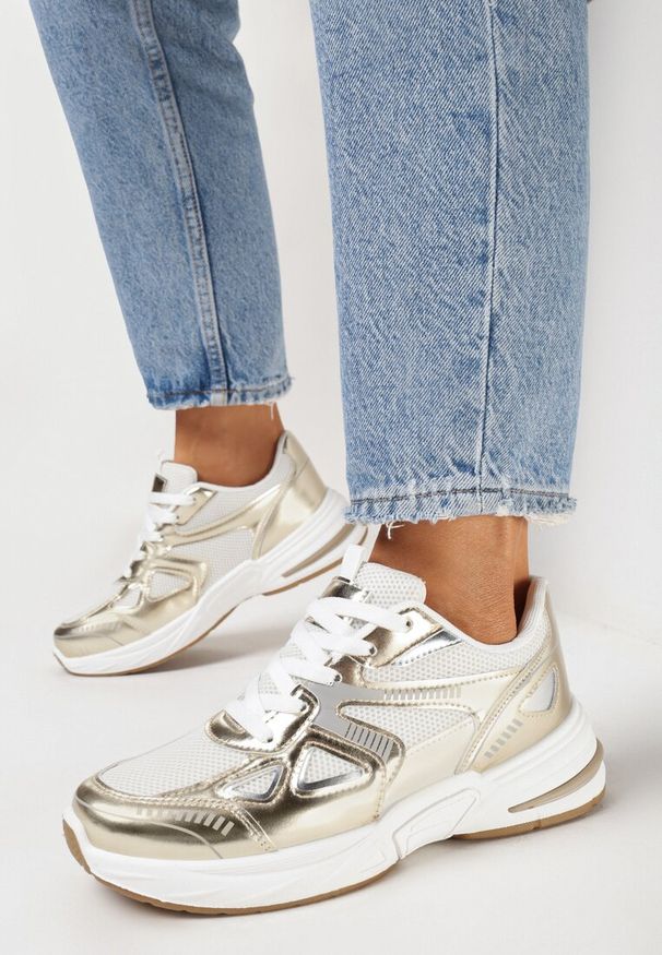 Born2be - Złote Sznurowane Sneakersy na Grubej Podeszwie ze Wstawkami z Ekoskóry Vitalirs. Kolor: złoty