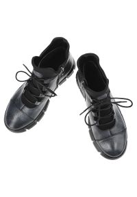 Granatowe Botki Armodo Modne Obuwie Damskie. Kolor: niebieski. Materiał: materiał. Styl: sportowy