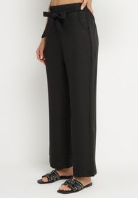 Born2be - Czarne Spodnie o Szerokim Kroju z Wiązaniem i Gumką w Pasie Miravenia. Okazja: na co dzień. Kolor: czarny. Styl: casual, elegancki