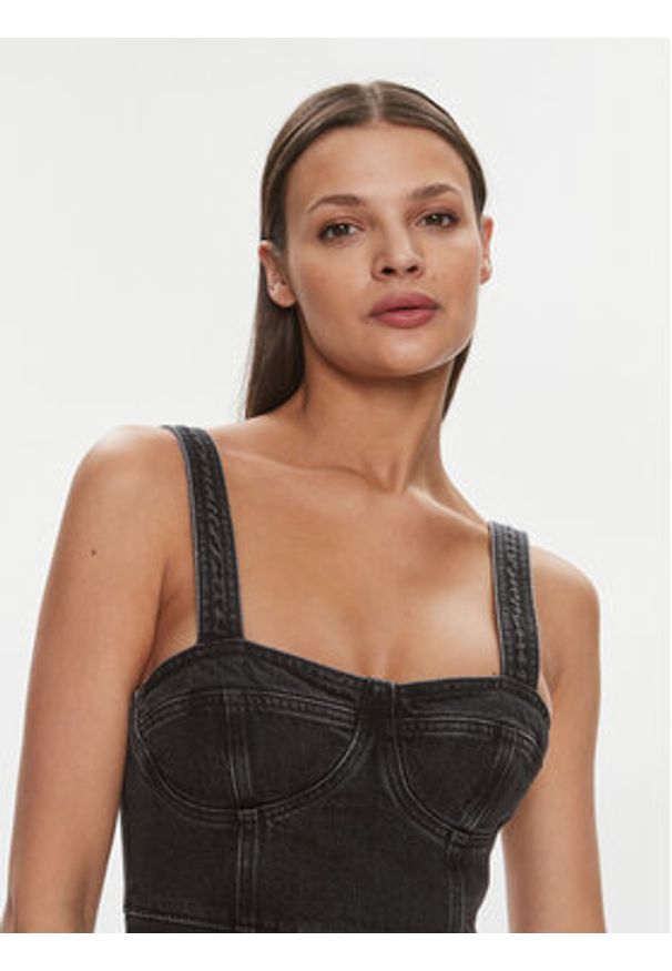 Tommy Jeans Sukienka jeansowa DW0DW17698 Czarny Slim Fit. Kolor: czarny. Materiał: bawełna