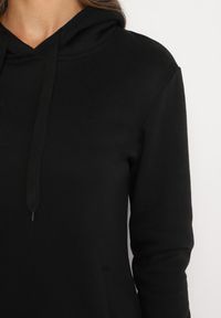 Born2be - Czarna Tunika Bluza z Bawełną Kapturem i Sznurkami Mivilora. Okazja: do pracy, na co dzień. Typ kołnierza: kaptur. Kolor: czarny. Materiał: bawełna. Długość rękawa: długi rękaw. Długość: długie. Styl: sportowy, casual
