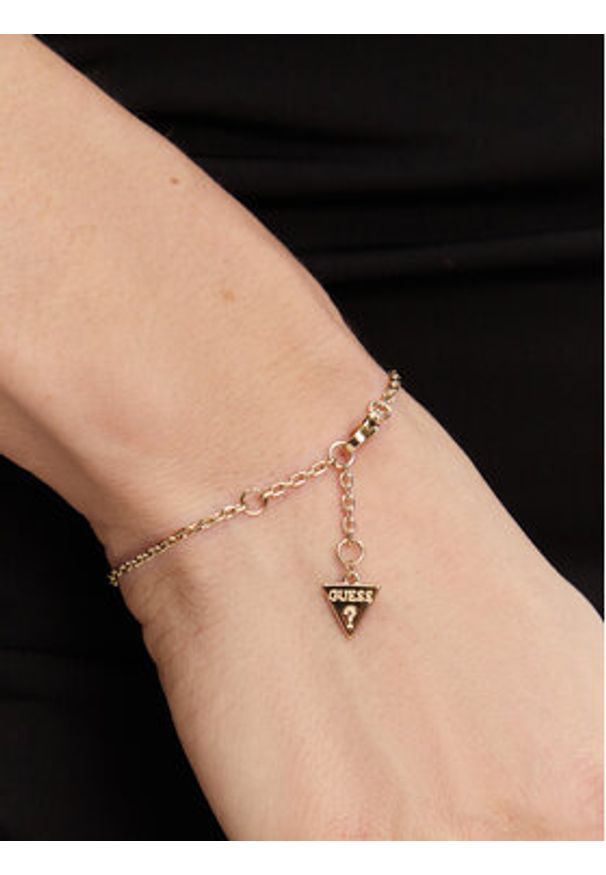 Guess Bransoletka JUBB05 106JW Złoty. Materiał: metalowe. Kolor: złoty