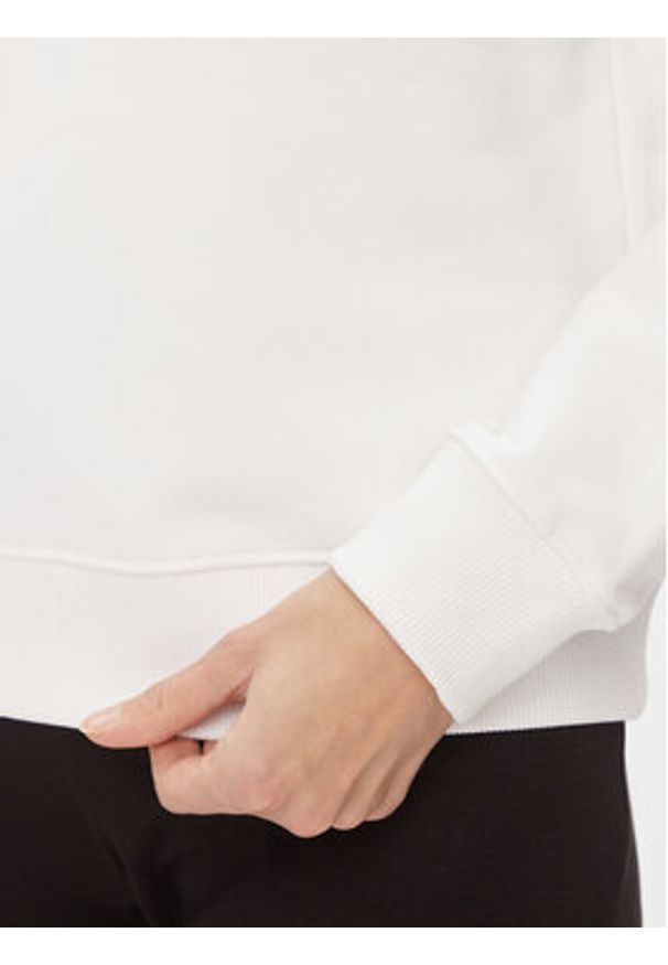 Tommy Jeans Bluza Badge DW0DW17325 Biały Boxy Fit. Kolor: biały. Materiał: bawełna