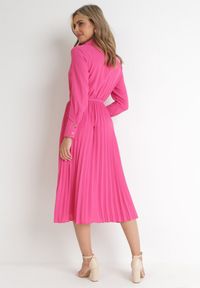 Born2be - Fuksjowa Koszulowa Sukienka z Plisowanym Dołem i Paskiem Tesika. Kolor: różowy. Materiał: materiał. Typ sukienki: koszulowe. Styl: elegancki