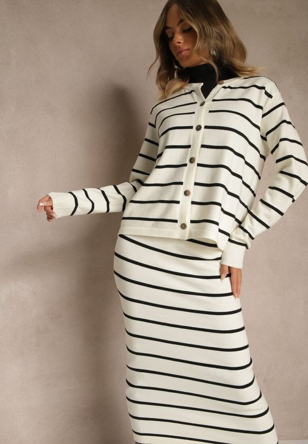 Renee - Jasnobeżowy Komplet z Wiskozą Spódnica i Bluzka z Guzikami Ozdobione Paskami Forrive. Kolor: beżowy. Materiał: wiskoza. Wzór: aplikacja