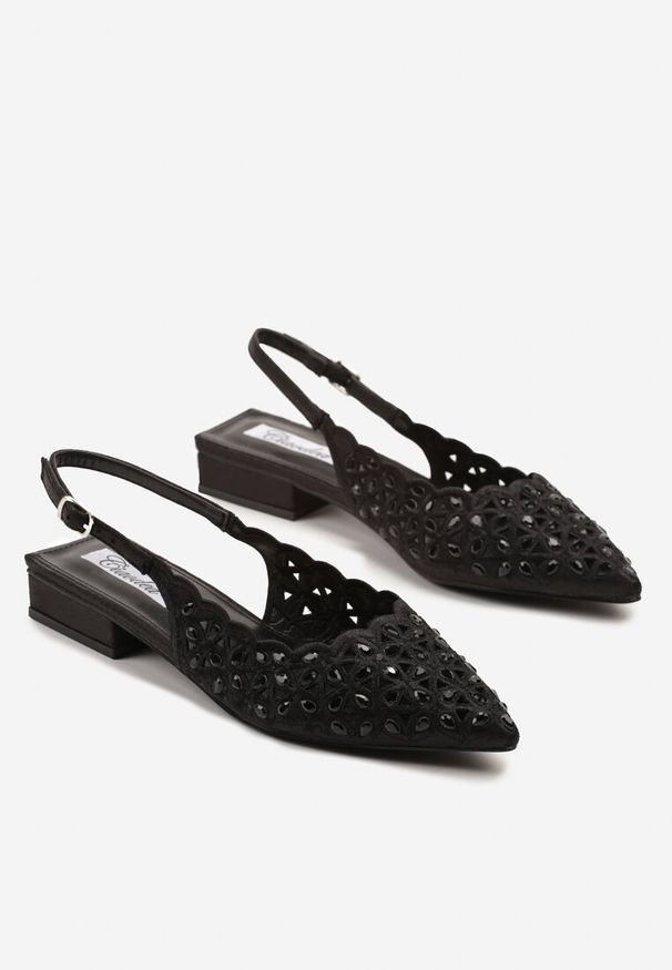 Renee - Czarne Sandały Slingback z Ażurową Cholewką Napreia. Okazja: na co dzień, na spotkanie biznesowe. Zapięcie: sprzączka. Kolor: czarny. Wzór: ażurowy. Styl: biznesowy, elegancki, casual