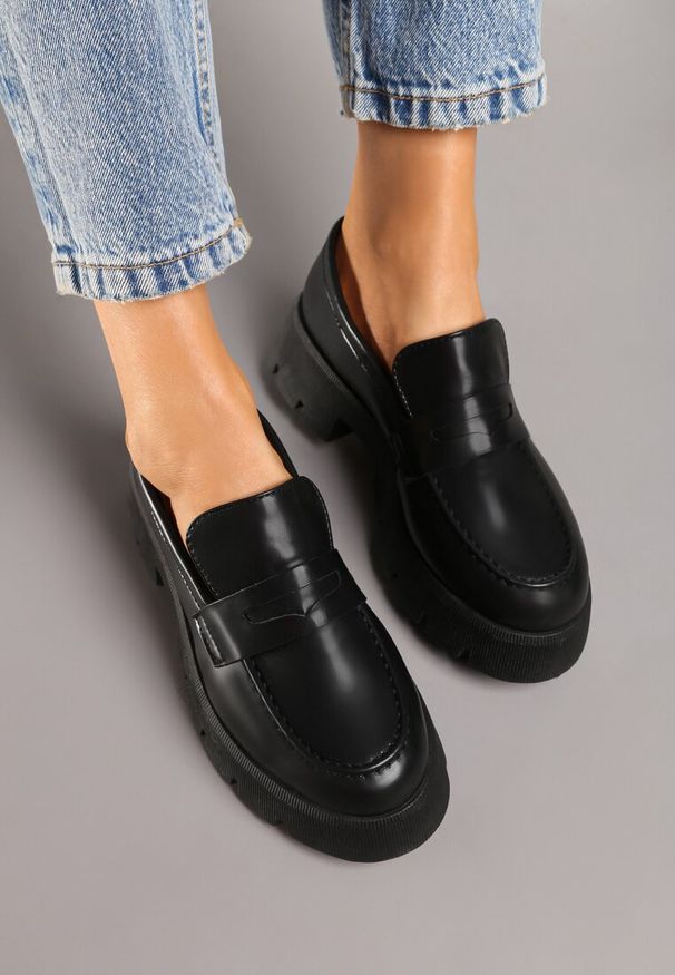 Born2be - Czarne Mokasyny na Grubej Podeszwie ze Żłobieniami Resizora. Kolor: czarny. Materiał: jeans. Styl: klasyczny, elegancki