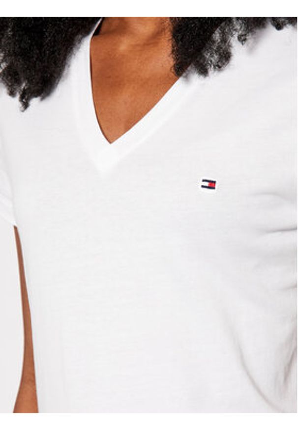 TOMMY HILFIGER - Tommy Hilfiger T-Shirt Heritage V-Neck Tee WW0WW24969 Biały Regular Fit. Kolor: biały. Materiał: bawełna