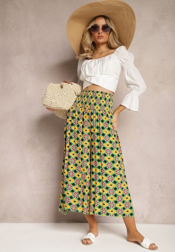 Renee - Żółto-Zielone Szerokie Spodnie Culottes z Bawełnianej Tkaniny w Mozaikowy Wzór Miratte. Stan: podwyższony. Kolor: żółty. Materiał: bawełna, tkanina. Wzór: aplikacja. Styl: elegancki