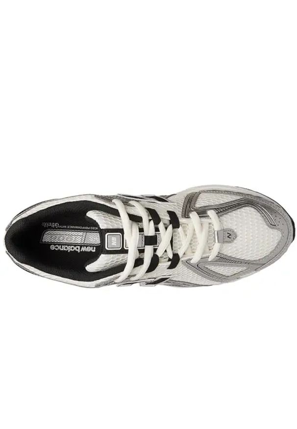 New Balance M1906RER Sneakersy unisex. Kolor: srebrny. Materiał: syntetyk. Szerokość cholewki: normalna. Sezon: lato