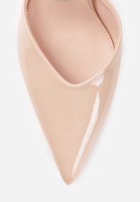 Renee - Beżowe Szpilki z Odkrytą Piętą i Lakierowanym Połyskiem Kianise. Okazja: na imprezę, na co dzień. Kolor: beżowy. Materiał: lakier. Obcas: na szpilce. Styl: wizytowy, rockowy, casual, elegancki #3