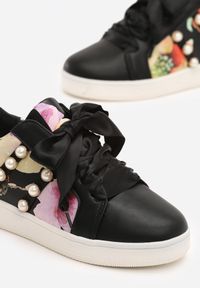 Renee - Czarne Sneakersy Lucky Burble. Zapięcie: sznurówki. Kolor: czarny. Materiał: skóra, satyna. Wzór: kwiaty, jednolity, nadruk #5