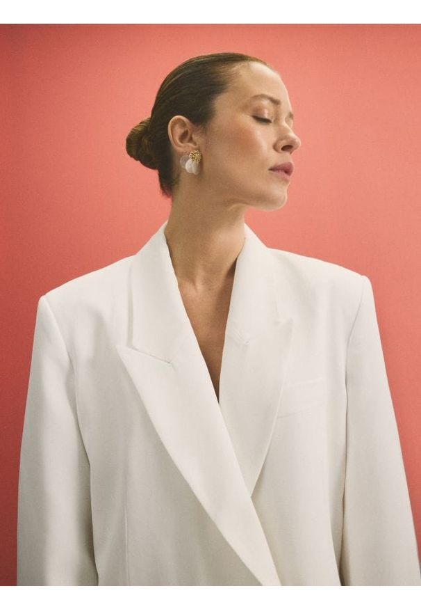 Reserved - Marynarka z domieszką wełny - biały. Kolor: biały. Materiał: wełna