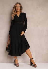 Renee - Czarna Sukienka Rozkloszowana z Falbanką i Koronką Kiaya. Kolor: czarny. Materiał: koronka. Wzór: koronka. Długość: maxi