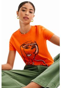 Desigual t-shirt bawełniany kolor pomarańczowy. Kolor: pomarańczowy. Materiał: bawełna. Wzór: nadruk. Styl: klasyczny #3