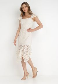 Born2be - Beżowa Sukienka Adene. Kolor: beżowy. Materiał: koronka. Długość rękawa: na ramiączkach. Wzór: ażurowy. Długość: midi #5