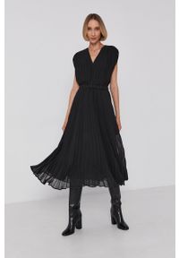 Armani Exchange Sukienka kolor czarny midi rozkloszowana. Kolor: czarny. Materiał: tkanina. Wzór: gładki. Typ sukienki: rozkloszowane, plisowane. Długość: midi #1
