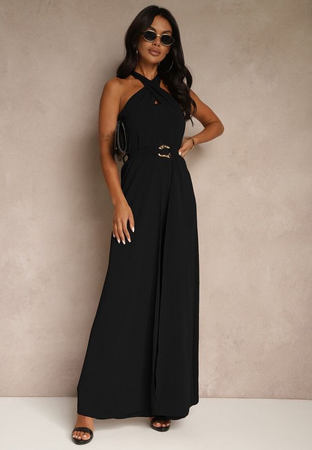 Renee - Czarny Kombinezon Koktajlowy Ozdobiony Paskiem z Metaliczną Klamrą Zermira. Okazja: na co dzień, na imprezę. Kolor: czarny. Wzór: aplikacja. Styl: wizytowy