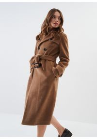 Ochnik - Dwurzędowy płaszcz wełniany damski z paskiem. Kolor: brązowy. Materiał: wełna. Długość: długie #1