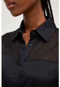Answear Lab koszula damska kolor czarny relaxed z kołnierzykiem klasycznym. Typ kołnierza: kołnierzyk klasyczny. Kolor: czarny. Materiał: tkanina, jedwab, materiał, lyocell. Długość rękawa: długi rękaw. Długość: długie. Styl: wakacyjny, klasyczny #5