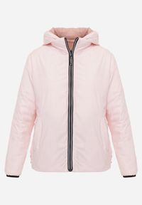 Born2be - Różowa Kurtka Przejściowa Dwustronna z Pikowaniem i Kapturem Azirane. Okazja: na co dzień. Typ kołnierza: kaptur. Kolekcja: plus size. Kolor: różowy. Materiał: jeans. Wzór: gładki. Styl: casual, elegancki #2