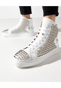 Philipp Plein - PHILIPP PLEIN - Białe sneakersy za kostkę Hi-Top. Wysokość cholewki: za kostkę. Zapięcie: sznurówki. Kolor: biały. Materiał: dresówka, guma. Szerokość cholewki: normalna. Wzór: aplikacja #1