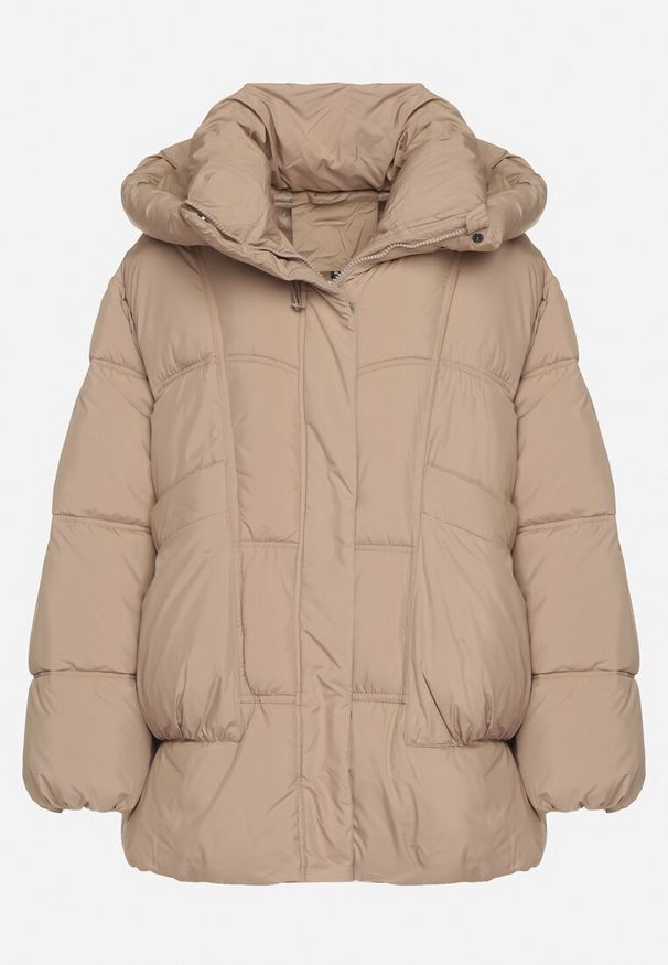 Born2be - Beżowa Pikowana Kurtka o Kroju Oversize z Kapturem Galandia. Okazja: na co dzień, na spacer. Typ kołnierza: kaptur. Kolor: beżowy. Materiał: poliester, jeans. Styl: casual, elegancki