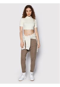 Reebok Bluzka HH7370 Beżowy Slim Fit. Kolor: biały. Materiał: bawełna