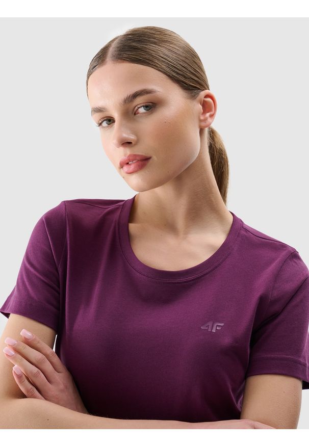 4f - 4F T-shirt regular gładki damski - fioletowy S. Okazja: na co dzień. Kolor: fioletowy. Materiał: dzianina, bawełna, jersey. Długość rękawa: krótki rękaw. Długość: krótkie. Wzór: gładki. Sezon: lato. Styl: klasyczny, sportowy, casual