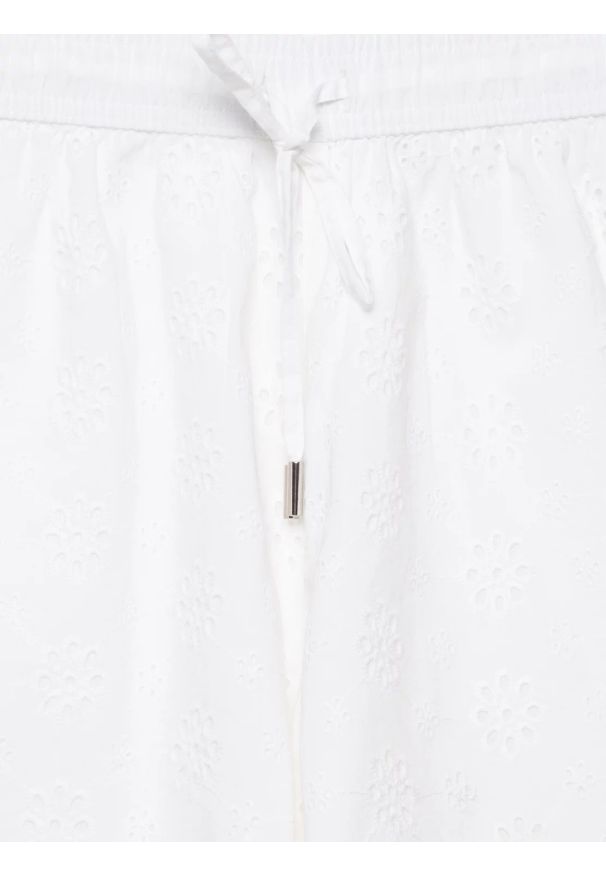 Big-Star - Szorty damskie bawełniane haftowane białe Balbine 100. Okazja: na co dzień. Kolor: biały. Materiał: bawełna. Wzór: haft. Styl: casual, elegancki