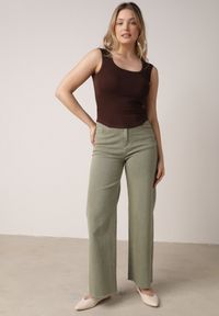 Born2be - Brązowy Dopasowany Top Bez Rękawów z Wiskozy z Kwadratowym Dekoltem Madu. Okazja: na spacer. Typ kołnierza: dekolt kwadratowy. Kolor: brązowy. Materiał: wiskoza. Długość rękawa: bez rękawów. Sezon: lato. Styl: elegancki, klasyczny #7