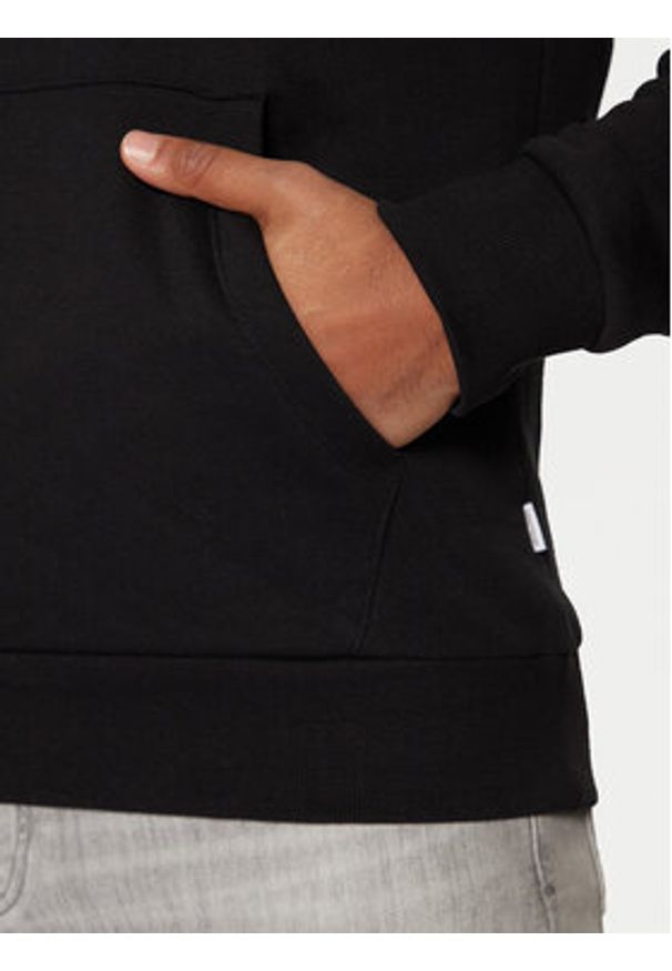 Jack & Jones - Jack&Jones Bluza 12233599 Czarny Regular Fit. Kolor: czarny. Materiał: bawełna