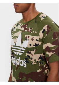 Adidas - adidas T-Shirt Camo IS0215 Zielony Regular Fit. Kolor: zielony. Materiał: bawełna #6