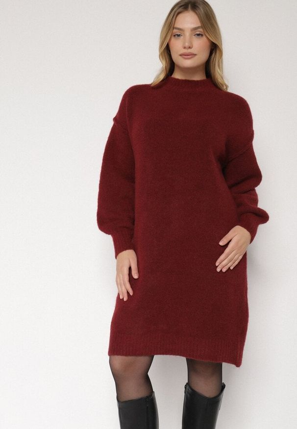 Born2be - Bordowa Pudełkowa Sukienka Dzianinowa z Domieszką Wełny Netessa. Okazja: na spotkanie biznesowe. Kolor: czerwony. Materiał: dzianina, wełna. Styl: elegancki, biznesowy