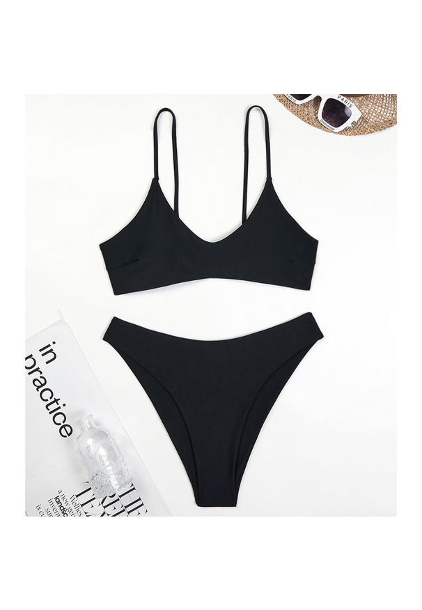 Intica - Bikini dwuczęściowe plażowe z wygodnym dopasowaniem Deni. Kolor: czarny. Materiał: materiał