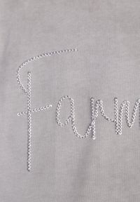 Born2be - Szary Bawełniany T-shirt Oversize z Haftowanym Napisem z Cekinami Aewai. Okazja: na co dzień. Kolor: szary. Materiał: bawełna. Wzór: haft, napisy. Styl: casual, elegancki #6