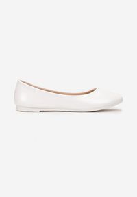 Renee - Białe Balerinki Nysaxise. Nosek buta: okrągły. Kolor: biały. Materiał: lakier. Wzór: jednolity. Obcas: na płaskiej podeszwie #3