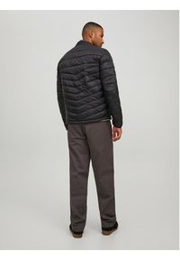 Jack & Jones - Jack&Jones Kurtka przejściowa Hero 12211788 Czarny Regular Fit. Kolor: czarny. Materiał: syntetyk