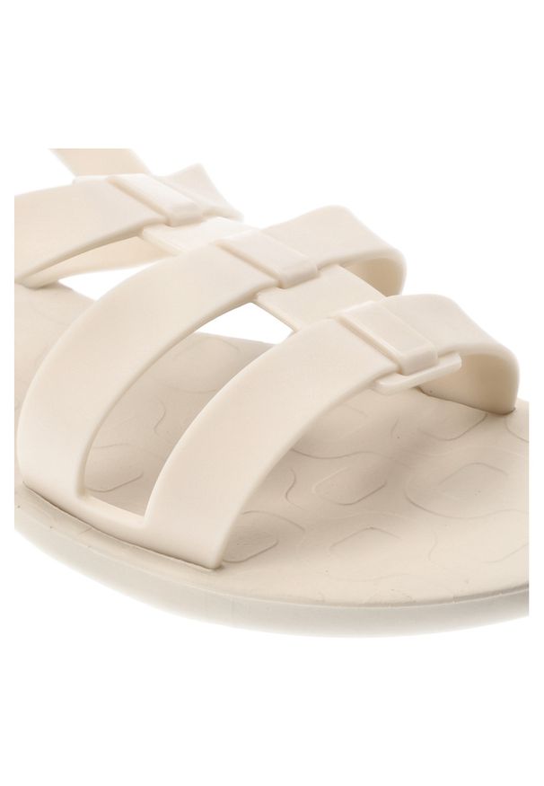 Beżowe Sandały Ipanema Modne Obuwie Damskie. Okazja: na spacer, na co dzień, na plażę. Nosek buta: otwarty. Zapięcie: pasek. Kolor: beżowy. Materiał: syntetyk, materiał. Wzór: paski. Sezon: lato. Styl: casual, elegancki