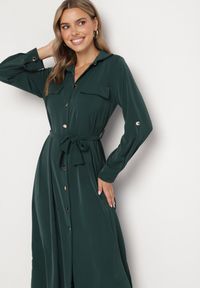 Born2be - Ciemnozielona Koszulowa Sukienka z Eleganckimi Guzikami i Wiązanym Paskiem w Talii Kortella. Okazja: na co dzień, na spotkanie biznesowe. Typ kołnierza: dekolt w serek. Kolor: zielony. Długość rękawa: długi rękaw. Typ sukienki: koszulowe. Styl: elegancki #6