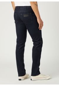 Wrangler - WRANGLER GREENSBORO MĘSKIE SPODNIE MATERIAŁOWE PARISIAN NIGHT W15QLM866. Materiał: materiał #3