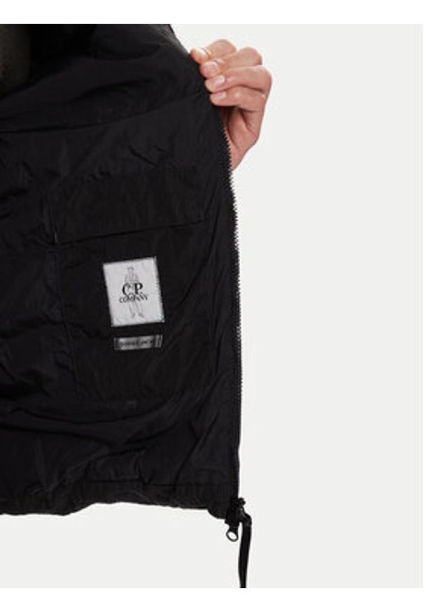 C.P. Company Kurtka puchowa 19CMOW011A005904G Czarny Regular Fit. Kolor: czarny. Materiał: syntetyk
