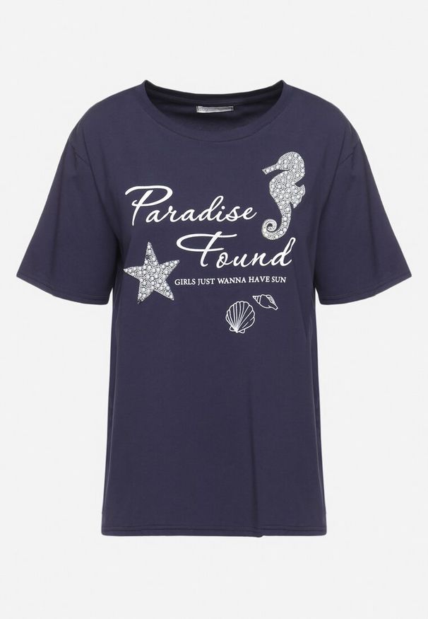 Born2be - Granatowy Klasyczny Bawełniany T-shirt z Krótkim Rękawem z Nadrukiem Ozdobiony Perełkami Tiavenna. Okazja: na co dzień. Kolor: niebieski. Materiał: bawełna. Długość rękawa: krótki rękaw. Długość: krótkie. Wzór: aplikacja, nadruk. Styl: klasyczny