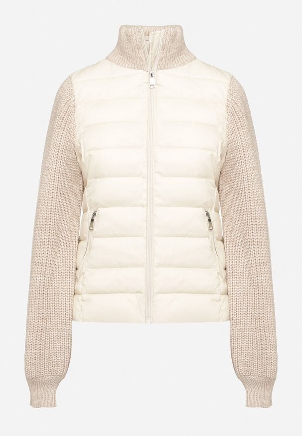 Born2be - Jasnobeżowa Kurtka Pikowana z Golfem i Dzianinowymi Rękawami Vertiera. Okazja: na co dzień. Typ kołnierza: golf. Kolor: beżowy. Materiał: dzianina. Styl: casual, elegancki