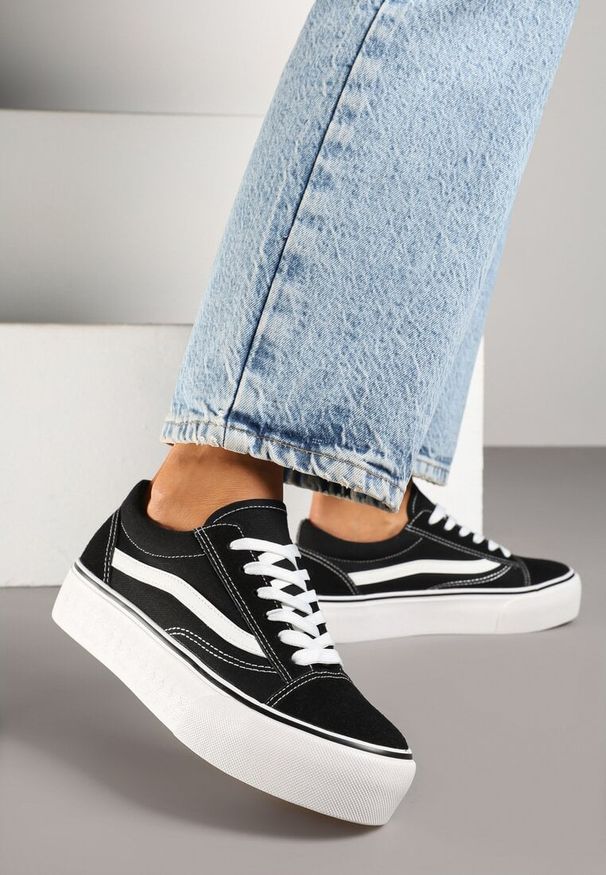 Born2be - Czarno-Białe Klasyczne Tenisówki na Grubej Podeszwie Mepone. Okazja: na co dzień. Kolor: czarny. Materiał: jeans, skóra. Styl: klasyczny