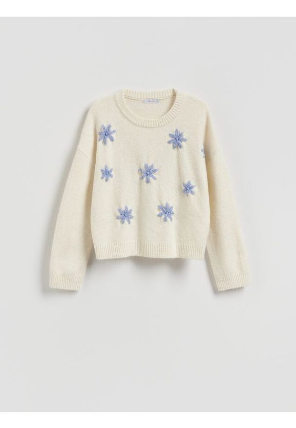 Reserved - Sweter z aplikacjami 3D - wielobarwny. Materiał: dzianina. Wzór: aplikacja
