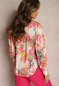 Renee - Beżowo-Różowa Koszula Ozdobiona Abstrakcyjnym Lekko Połyskującym Printem Xilene. Kolor: beżowy. Materiał: jeans. Wzór: aplikacja, nadruk