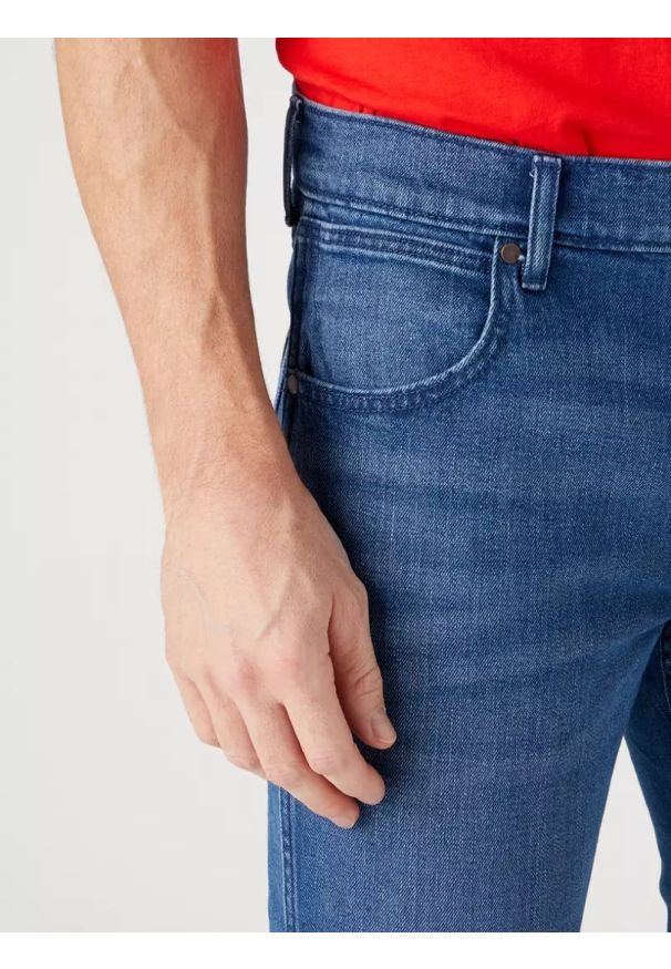 Wrangler - WRANGLER GREENSBORO MĘSKIE SPODNIE JEANSOWE JEANSY ARIES BLUE W15QAG42A 112329011